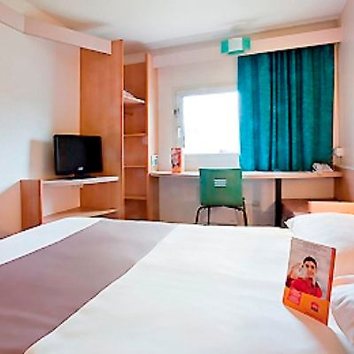 ホテル Ibis Savigny Sur Orge モランジ エクステリア 写真